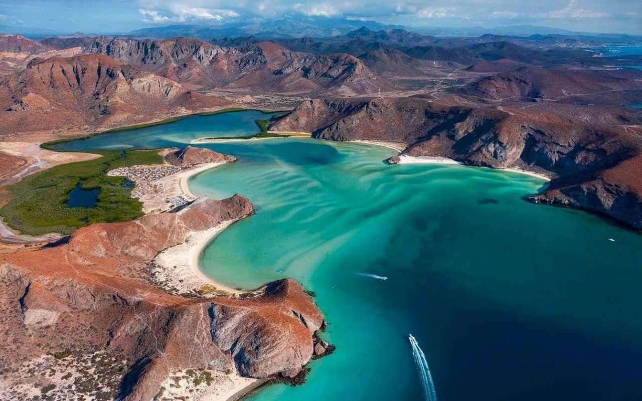 Playa Balandra con transporte turistico ACA-CABOS
