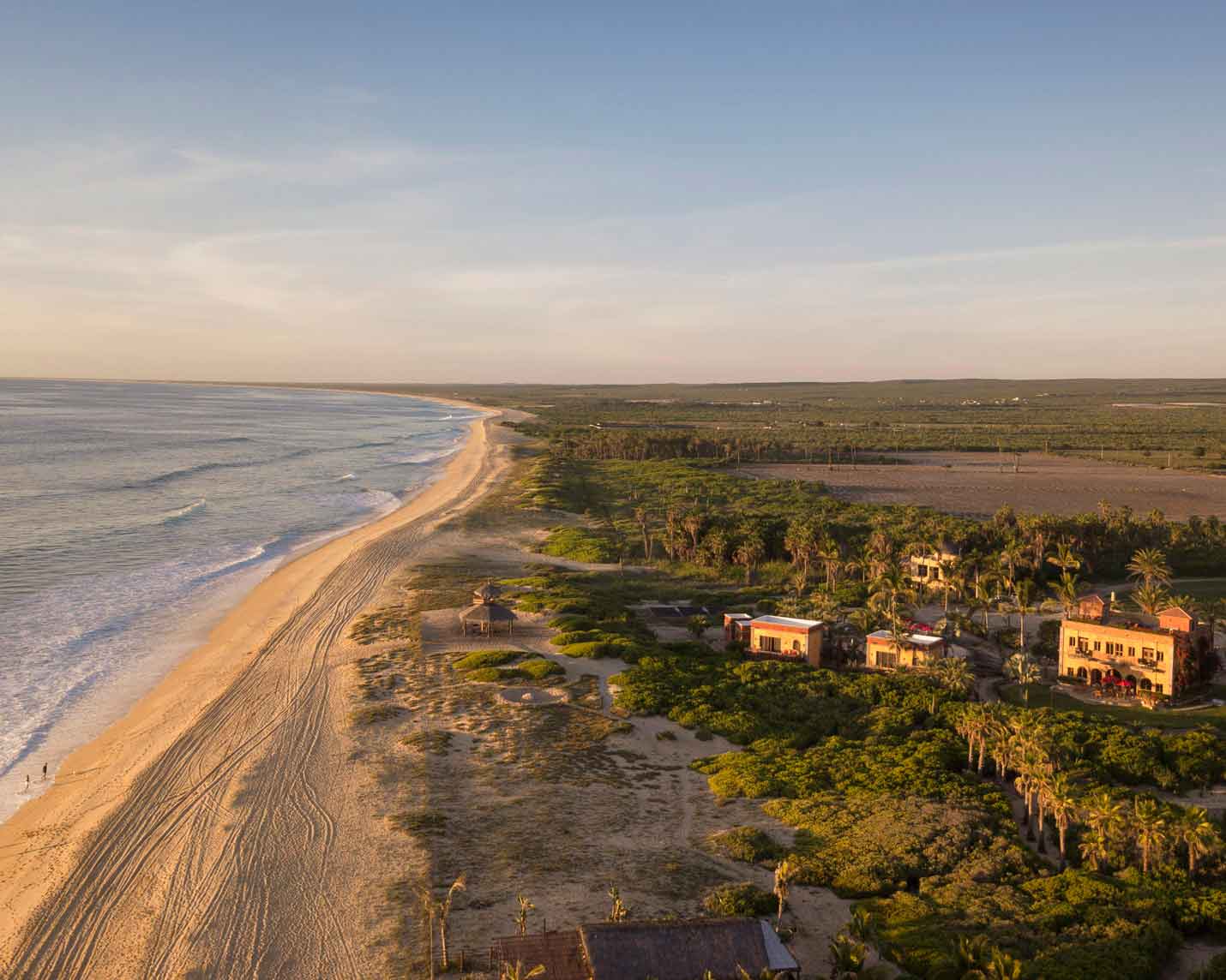Pueblo magico Todos Santos con transporte privado